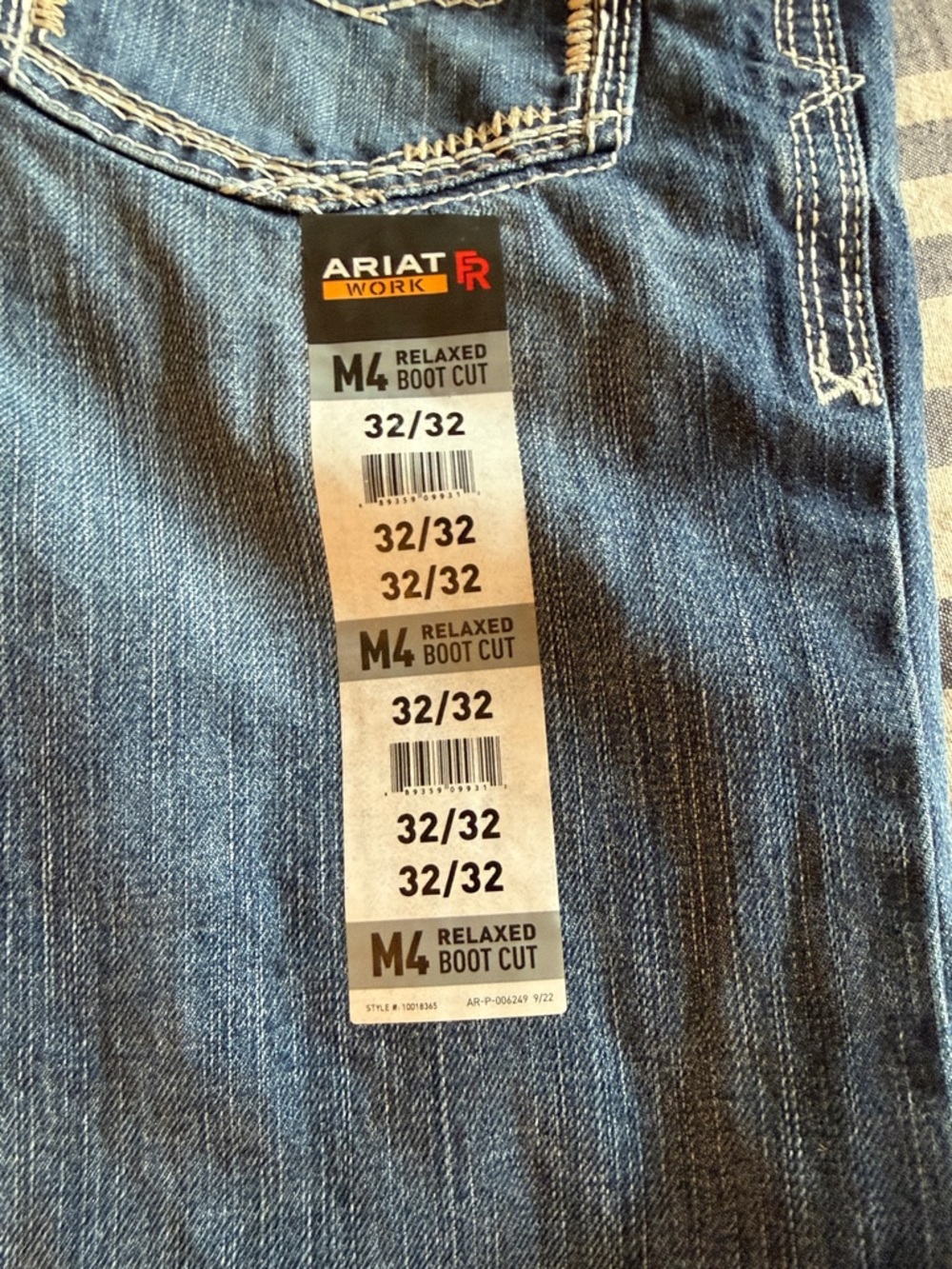 BNWT Ariat Glacier Blue Relaxed FR Boot Cut Jeans - Picture 3 of 7